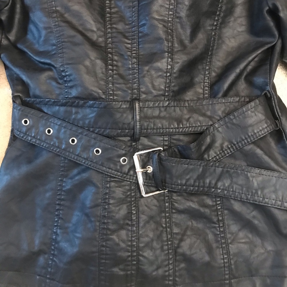 Black Faux Leather Jacket Pink Faux Fur Collar Womens Small US 4 Crop Moto Rebel - Picture 11 of 16